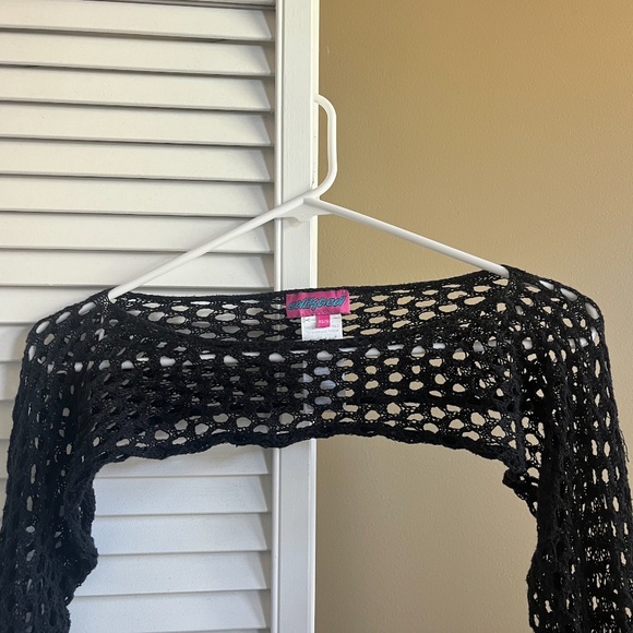 Edikted Crochet Shrug Sleeve Top - Picture 4 of 4